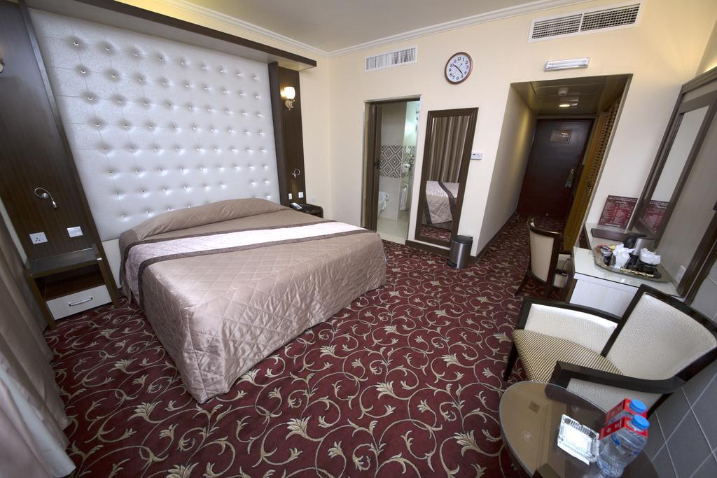 Al Khaleej Grand Hotel Dubai Buitenkant foto